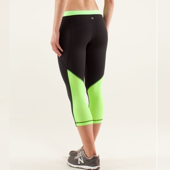 Lululemon Beach Runner Crop - Picture 1 of 6